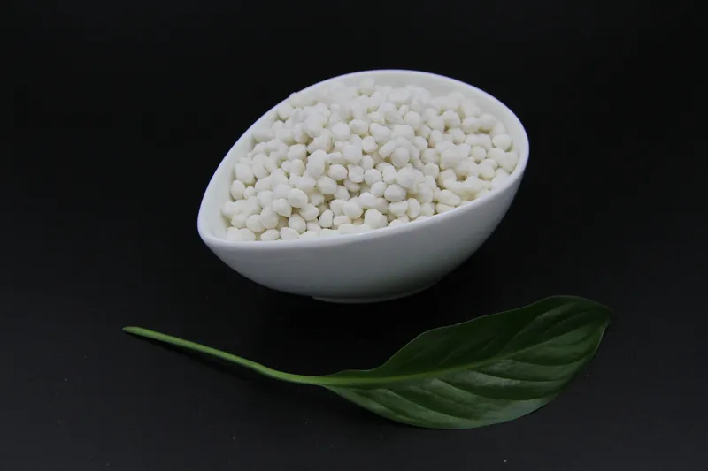 Extruded granulation compound fertilizer white 16-8-26S